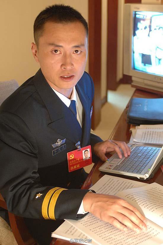 ����܊ί������λ����ĸ��(zh��n)���C(j��)Ӣ��ԇ�w�T��