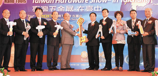 篤定參選?胡志強(qiáng):臺北人恐怕看不清楚臺中