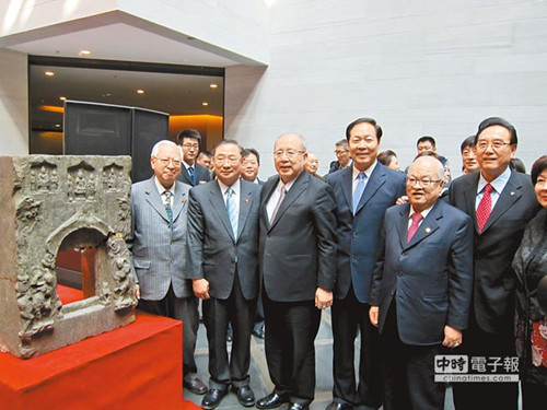 臺商捐佛塔給大陸吳伯雄:絕不能再內(nèi)耗炮火相向