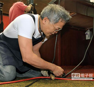 臺(tái)立法機(jī)構(gòu)損失上億臺(tái)幣?反服貿(mào)學(xué)生稱頗有差距