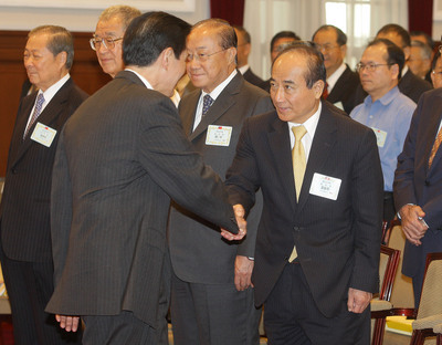 �RӢ������ƽͬ���ǎ��͕r(sh��)����Մ�����l�����D��