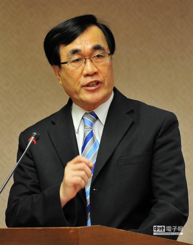 臺灣當局:不放棄境外居留權(quán)的官員應(yīng)該請辭 臺灣當局:不放棄境外居留權(quán)的官員應(yīng)該請辭