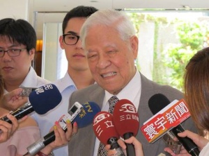 李登輝酸連勝文:你要當(dāng)市長(zhǎng),別叫爸爸幫忙