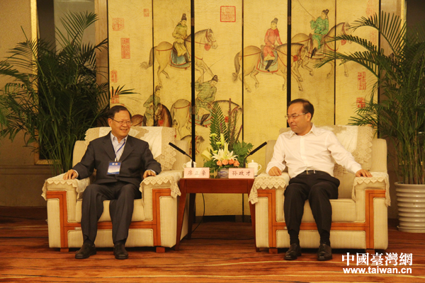 �й��������ξ�ί�T���ؑc��ί��ӛ�O���ŕ�(hu��)Ҋ(ji��n)��ϯՓ�����_(t��i)�����W(xu��)�編�ɽ���ʿ��