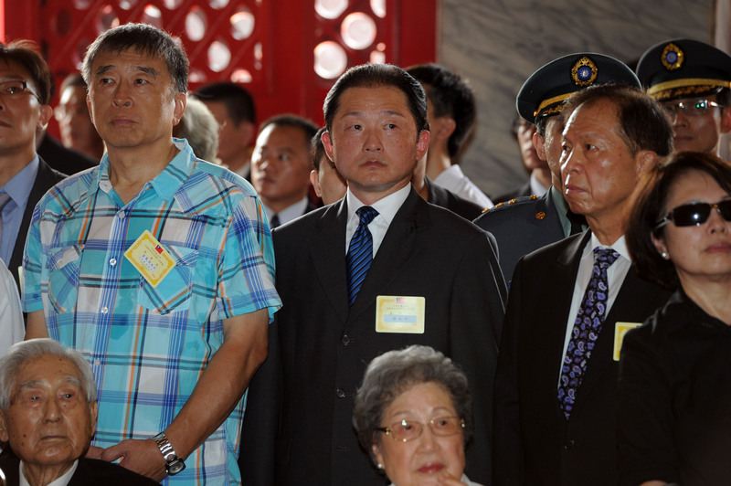 �h(yu��n)��܊�z���ϯ ��