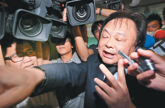 臺(tái)北市議員王世堅(jiān)再偷情8年前女助理 82字聲明快閃 臺(tái)北市議員王世堅(jiān)再偷情8年前女助理 82字聲明快閃