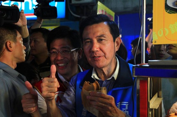 �RӢ���x�_ǰǡ���ֽ�(j��ng)�^�۳Եļt���λ����˺��x�̲�ס��Լt���