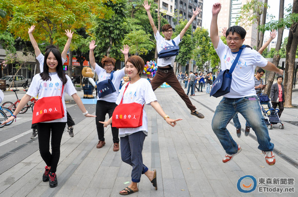 草悟道辦時光之旅 青年軍期喚市民對胡建設記憶 草悟道辦時光之旅 青年軍期喚市民對胡建設記憶