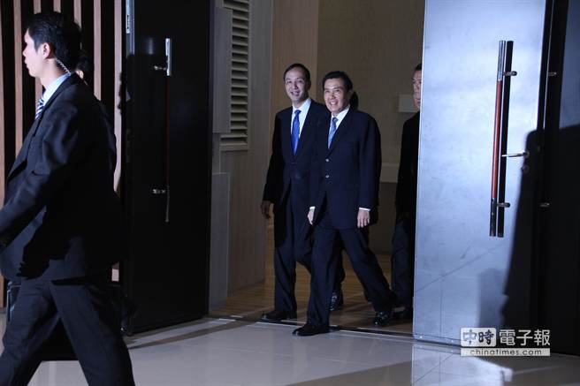 �RӢ�����±����L(zh��ng)��������ͬ���x�_�����DƬ��Դ���_(t��i)���Еr(sh��)��ӈ�(b��o)��