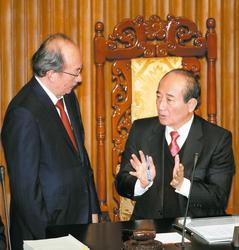 ����ƽ�����h�����V�T�г�����Q���h��(w��)ϵ�y(t��ng)��֪��