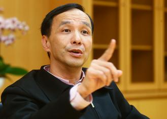 朱立倫談參選國民黨主席 稱要找回創(chuàng)黨精神(圖) 朱立倫談參選國民黨主席 稱要找回創(chuàng)黨精神(圖)