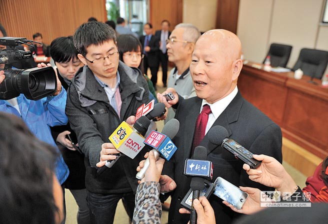 ���M(j��n)�hǰ��ϯ�S�������ң����h�G�I(y��ng)ͨ�^(gu��)�µěQ�h����ȡ���^(gu��)ȥ���f�Q�h��