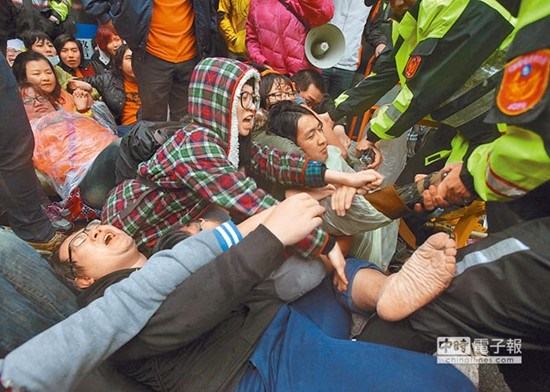 ���ٹ�·ʧ�I(y��)���M�Tͻ�u�RӢ�Ź�ۡ ���w��Ь(�D)