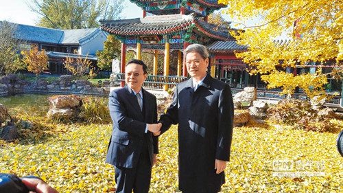 �_�����������������ϰ����e�о۽��^(q��)��(j��ng)������