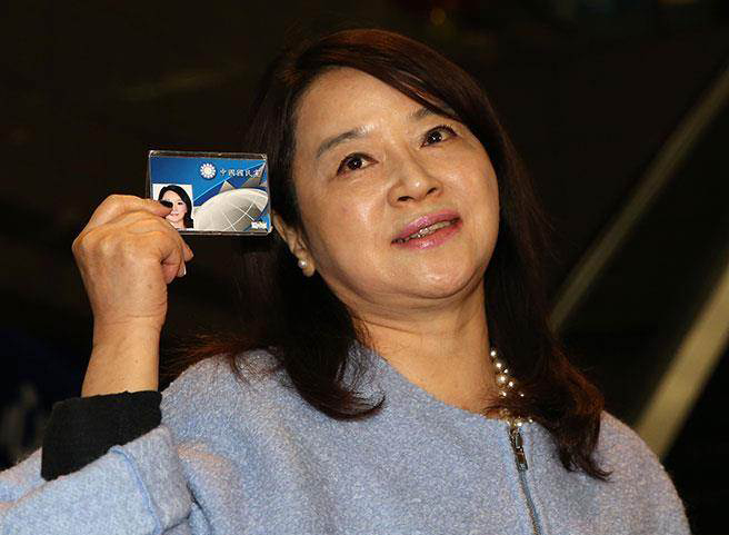 周玉蔻影射郭臺銘捐3億給連勝文 郭提告求償千萬 周玉蔻影射郭臺銘捐3億給連勝文 郭提告求償千萬