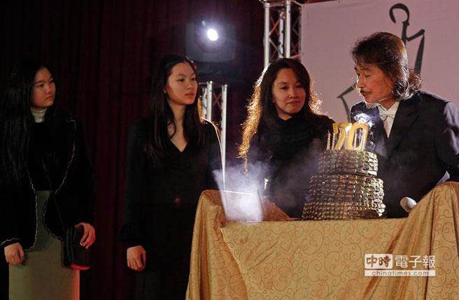 民進(jìn)黨前主席施明德大規(guī)模慶生 2016或有大動(dòng)作 民進(jìn)黨前主席施明德大規(guī)模慶生 2016或有大動(dòng)作