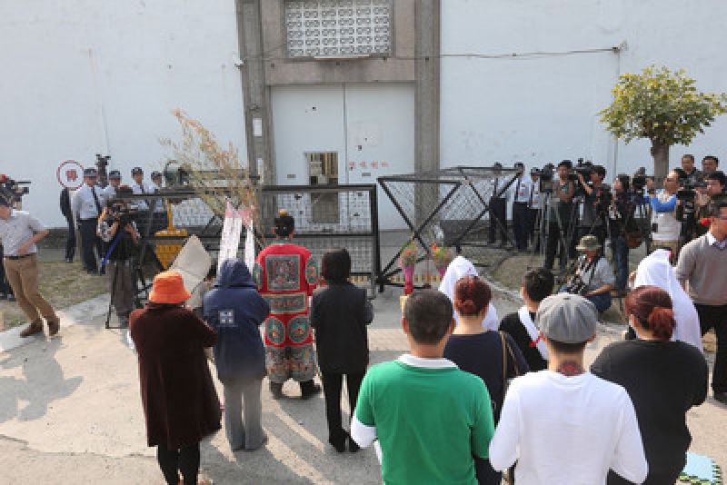 ���������˒������|(zh��)����6����ԱM�Ո���13������Ҍٵ����۴�弱O(ji��n)�z�л�