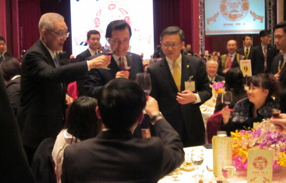 �RӢ�ţ��Ŷ����R�� �ɰ��P(gu��n)ϵ���F(xi��n)����ѭ�h(hu��n)