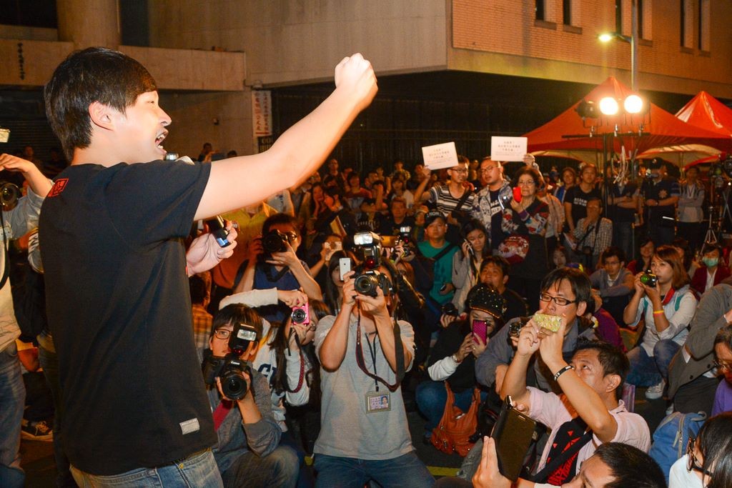 陳為廷在318周年自爆:性騷擾案后 我從神壇走下來(lái)了 陳為廷在318周年自爆:性騷擾案后 我從神壇走下來(lái)了