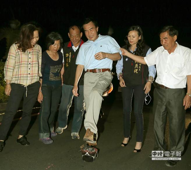 �_(t��i)�����h�L(zh��ng)��ȫ�̲ö������_(t��i)��1500�f(w��n)Ԫ�������ص��_(t��i)�����h��(hu��)ǰ��֧���ߵĸ��S�¿��^(gu��)��tȥù�\(y��n)