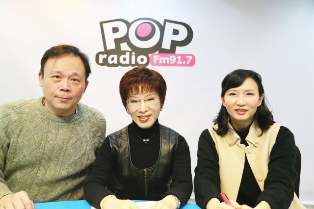 洪秀柱隔空嗆蔡英文:讓"愛心龜"狠咬"空心菜"(圖) 洪秀柱隔空嗆蔡英文:讓"愛心龜"狠咬"空心菜"(圖)