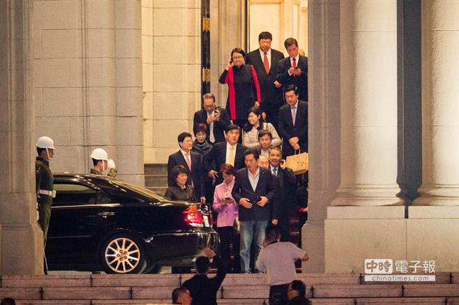 �����h�h������ί�����h�F(tu��n)Ҫ�T�����RӢ���k�����x�_