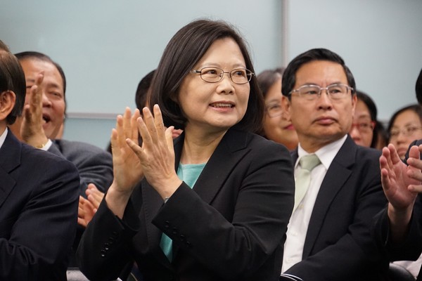 ���M(j��n)�h��ϯ��Ӣ�������|ɭ���D��