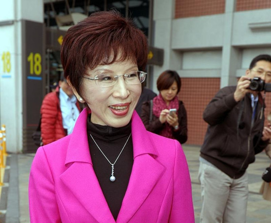 洪秀柱將搶頭香領(lǐng)表國民黨:不至于只有1人領(lǐng)表