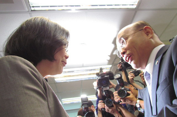 ���M(j��n)�h��ϯ��Ӣ��22�Ռ��ݕ�(hu��)ǰ��ϯ�Kؑ��