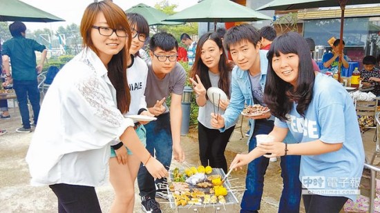 陸委會民調(diào):逾半民眾支持“九二共識”下推兩岸交流