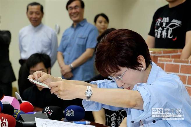 �������������������،�700�f֧Ʊ�p�ַ��ϣ�̹���֕��l(f��)��