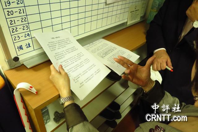 �����������������U����Ҋ���D��