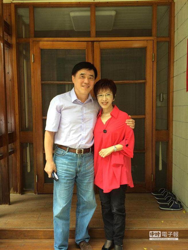 郝龍斌臉書放辣炒空心菜 網(wǎng)友贊:辣椒應(yīng)該多放點 郝龍斌臉書放辣炒空心菜 網(wǎng)友贊:辣椒應(yīng)該多放點