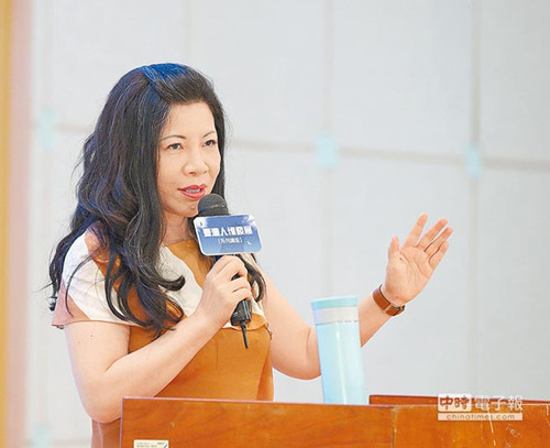 陳文茜述洪秀柱艱辛成長史贊其逆風(fēng)飛翔典范