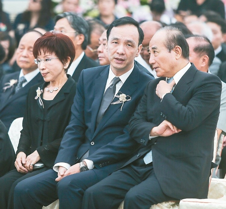 �RӢ���k�����Y�������Ե�ĸ�H�����e�й��������������У���������ƽ�c������֮�g���������˻���(d��ng)�l��