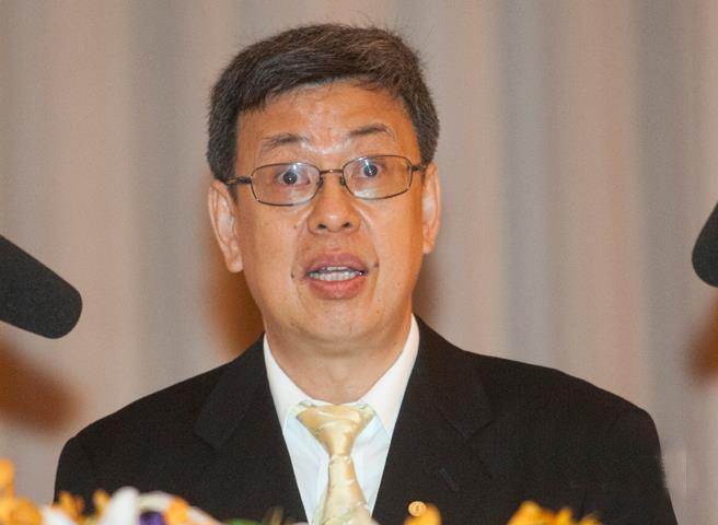 外傳民進(jìn)黨有意延攬“中研院副院長”陳建仁(圖)擔(dān)任副領(lǐng)導(dǎo)人 外傳民進(jìn)黨有意延攬“中研院副院長”陳建仁(圖)擔(dān)任副領(lǐng)導(dǎo)人