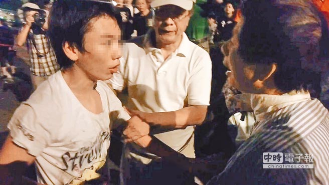 �����^���󣩲��M���H���ң�Ҫ�����x�_���n�V��?f��n)��F(xi��n)��(ch��ng)��ŭ�ܲ����Ƹ�ĸ�����Еr(sh��)��ӈ�(b��o)�D ������z��