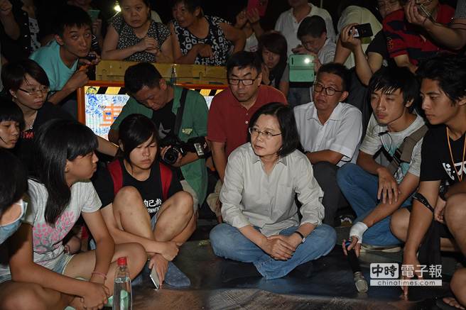 ��Ӣ��ҹ̽�����n�V���W(xu��)��