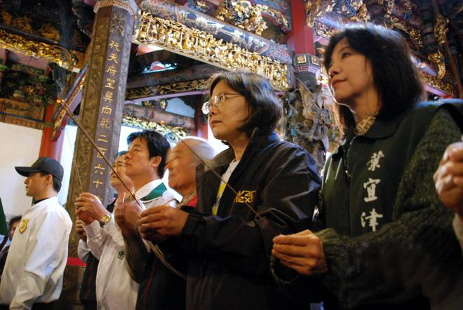 ����ӑ���x�����_������Ŀ������Ӣ�ľ��B����Ҳ�ɒ�ȥ