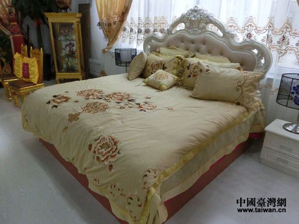 ������H�C��Ʒ���Ї��_���W(w��ng) ����Ӣ �z��