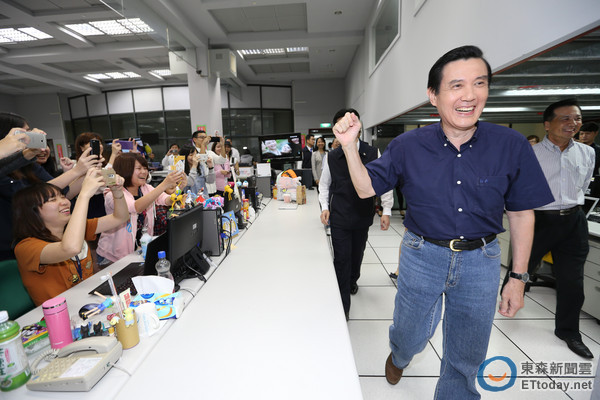 �RӢ�����LՄ�����o(w��)�Y֙�R��ȻЦ�����崺�L(f��ng)���؛Q