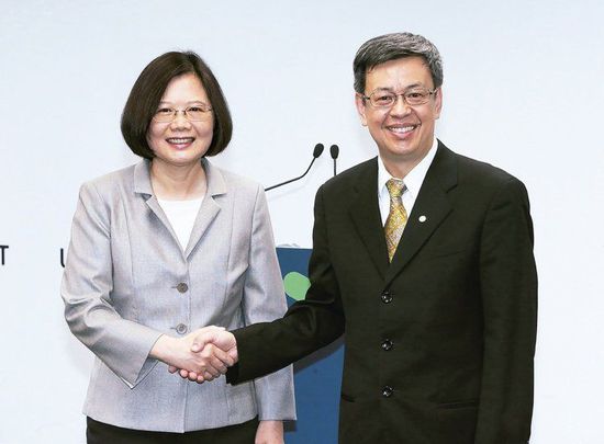 蔡英文27日上午10點(diǎn)登記參選 財產(chǎn)已信托 蔡英文27日上午10點(diǎn)登記參選 財產(chǎn)已信托