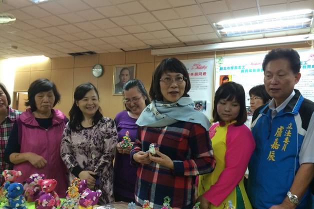 王如玄力挺弱勢群體 每年捐款數(shù)十萬 王如玄力挺弱勢群體 每年捐款數(shù)十萬