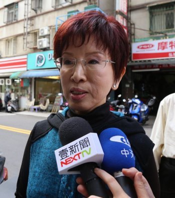 洪秀柱新書否朱立倫勸退說:未提調(diào)整兩岸政策建議 洪秀柱新書否朱立倫勸退說:未提調(diào)整兩岸政策建議