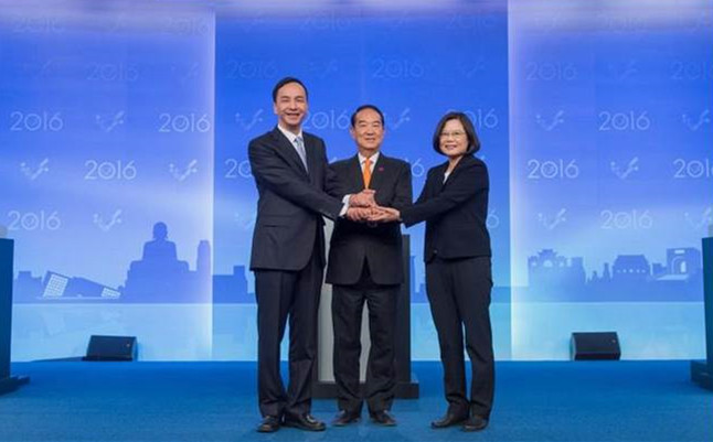 學(xué)者評"大選"辯論:朱立倫攻守俱佳 蔡英文自我壓縮 學(xué)者評"大選"辯論:朱立倫攻守俱佳 蔡英文自我壓縮