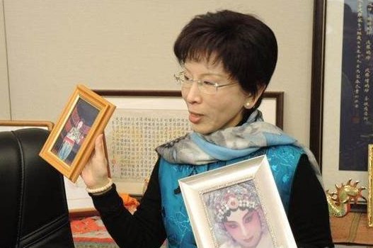 洪秀柱26年"立委"生涯將畫(huà)句號(hào) 傷感道總有謝幕時(shí) 洪秀柱26年"立委"生涯將畫(huà)句號(hào) 傷感道總有謝幕時(shí)