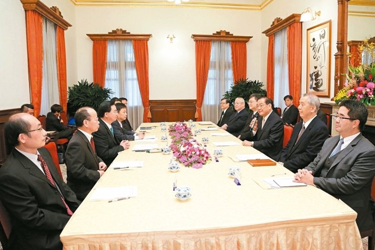 臺(tái)"政權(quán)交接"會(huì)商昨登場(chǎng) 不排除520前舉辦"雙英會(huì)" 臺(tái)"政權(quán)交接"會(huì)商昨登場(chǎng) 不排除520前舉辦"雙英會(huì)"