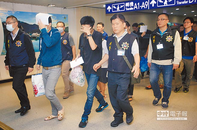 民進(jìn)黨"立委"因壓力轉(zhuǎn)向 吁兩岸共同打擊詐騙犯罪 民進(jìn)黨"立委"因壓力轉(zhuǎn)向 吁兩岸共同打擊詐騙犯罪