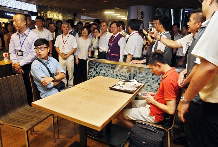 ��ȫѲҕ�҈@�C(j��)�� ���񱊆������㡱���D��