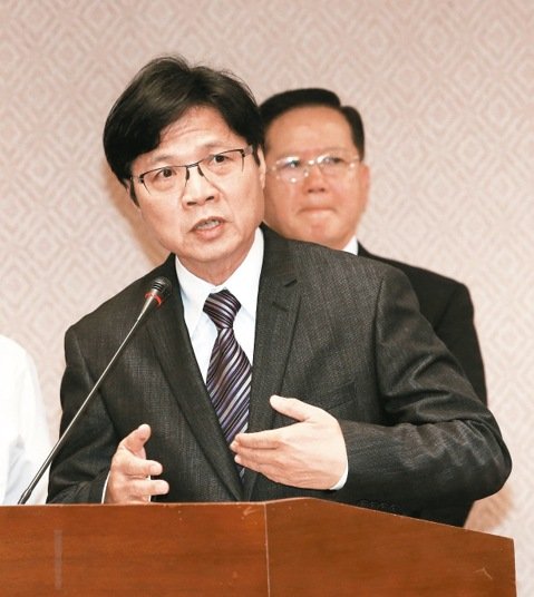 臺(tái)官員抱怨在“立院”時(shí)間長(zhǎng) 臺(tái)媒:怕熱就別進(jìn)廚房 臺(tái)官員抱怨在“立院”時(shí)間長(zhǎng) 臺(tái)媒:怕熱就別進(jìn)廚房